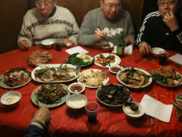 it's #chinesenewyear when there's a RED plastic tablecloth &amp; at least 7 difft animals to eat incl sea cucumber 